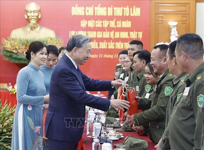 Tổng Bí thư Tô Lâm gặp mặt các tập thể, cá nhân tham gia bảo vệ an ninh, trật tự ở cơ sở tiêu biểu, xuất sắc